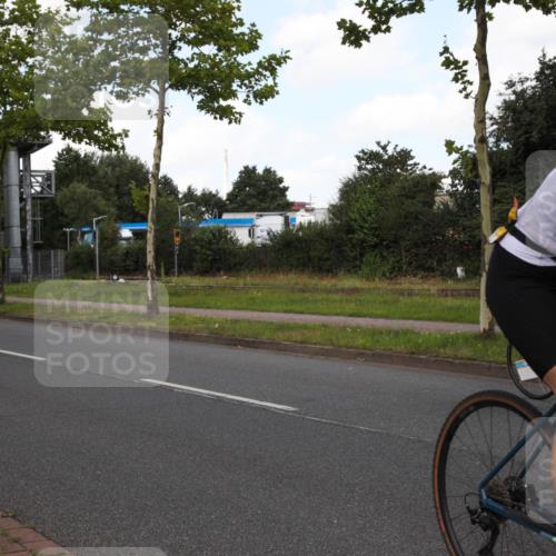 10.08.2025 - GEWOBA Citytriathlon Bremen Yannick Fuchs http://msf.ph/oto/8562314 10.08.2025 12:26:56 Radfahren 644, 703, 710, 727, 846, 889, 928, 939, 946, 948, 1003 meine-sportfotos.de