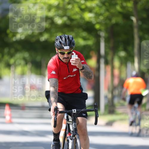 10.08.2025 - GEWOBA Citytriathlon Bremen Yannick Fuchs http://msf.ph/oto/8562324 10.08.2025 14:28:56 Radfahren 168, 171, 172, 193, 321, 350, 403 meine-sportfotos.de