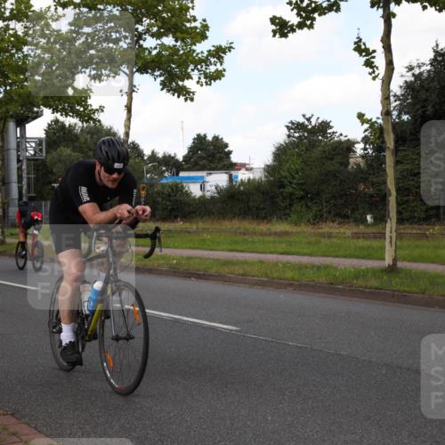 10.08.2025 - GEWOBA Citytriathlon Bremen Yannick Fuchs http://msf.ph/oto/8562337 10.08.2025 12:27:11 Radfahren 586, 607, 633, 727, 918, 962, 1003 meine-sportfotos.de