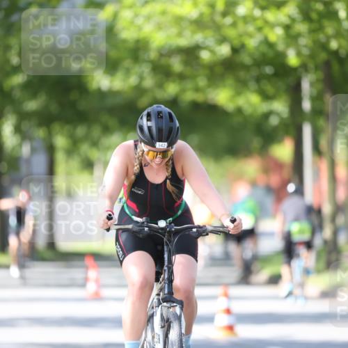10.08.2025 - GEWOBA Citytriathlon Bremen Yannick Fuchs http://msf.ph/oto/8562347 10.08.2025 14:29:01 Radfahren 168, 172, 193, 321, 350, 403 meine-sportfotos.de
