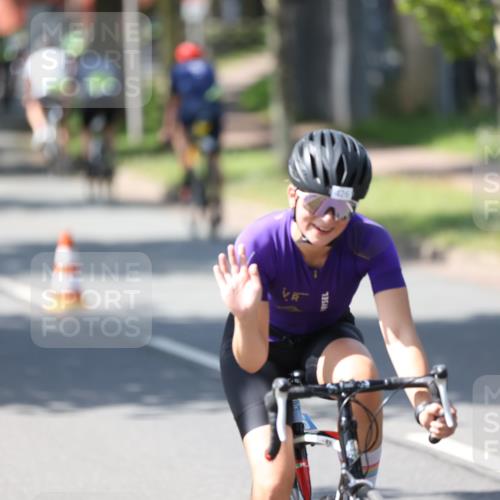 10.08.2025 - GEWOBA Citytriathlon Bremen Yannick Fuchs http://msf.ph/oto/8562383 10.08.2025 14:29:30 Radfahren 117, 179, 206, 212, 351, 365, 373, 389, 405, 466, 487, 517 meine-sportfotos.de