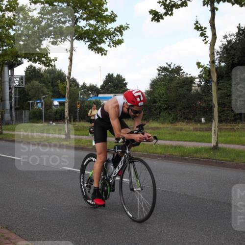 10.08.2025 - GEWOBA Citytriathlon Bremen Yannick Fuchs http://msf.ph/oto/8562393 10.08.2025 12:27:49 Radfahren 593, 647, 669, 674, 676, 697, 712, 800, 819, 885, 963 meine-sportfotos.de