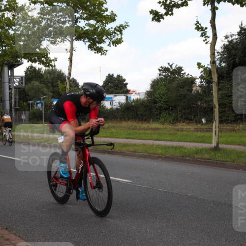 10.08.2025 - GEWOBA Citytriathlon Bremen Yannick Fuchs http://msf.ph/oto/8562406 10.08.2025 12:27:58 Radfahren 593, 669, 674, 676, 697, 712, 713, 716, 800, 819, 885, 907, 963 meine-sportfotos.de