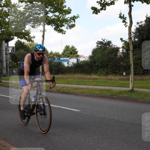 10.08.2025 - GEWOBA Citytriathlon Bremen Yannick Fuchs http://msf.ph/oto/8562430 10.08.2025 12:28:12 Radfahren 593, 651, 676, 685, 697, 713, 716, 748, 885, 898, 907 meine-sportfotos.de
