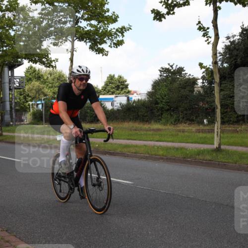 10.08.2025 - GEWOBA Citytriathlon Bremen Yannick Fuchs http://msf.ph/oto/8562437 10.08.2025 12:28:19 Radfahren 612, 625, 651, 685, 748, 812, 816, 828, 898, 907, 980 meine-sportfotos.de