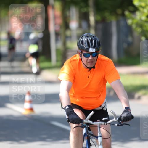 10.08.2025 - GEWOBA Citytriathlon Bremen Yannick Fuchs http://msf.ph/oto/8562461 10.08.2025 14:29:56 Radfahren 42, 95, 112, 183, 226, 275, 315, 327, 337, 454, 468 meine-sportfotos.de