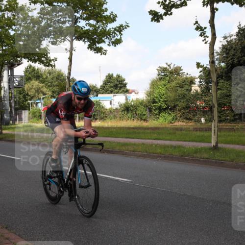 10.08.2025 - GEWOBA Citytriathlon Bremen Yannick Fuchs http://msf.ph/oto/8562462 10.08.2025 12:28:28 Radfahren 612, 622, 625, 629, 685, 732, 812, 816, 828, 941, 980, 981 meine-sportfotos.de