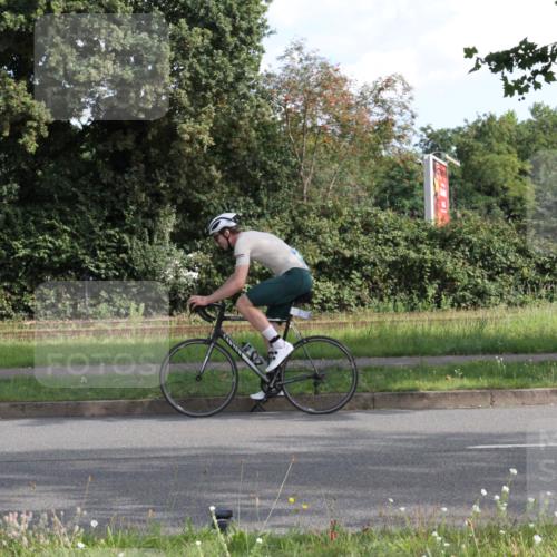 10.08.2025 - GEWOBA Citytriathlon Bremen Yannick Fuchs http://msf.ph/oto/8562499 10.08.2025 10:40:17 Radfahren 1, 11, 39, 47, 61, 65, 79, 91, 125, 135, 197, 227, 229 meine-sportfotos.de
