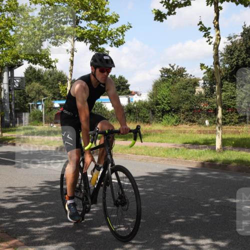 10.08.2025 - GEWOBA Citytriathlon Bremen Yannick Fuchs http://msf.ph/oto/8562509 10.08.2025 12:28:38 Radfahren 612, 622, 625, 629, 732, 812, 816, 828, 941, 980, 981 meine-sportfotos.de