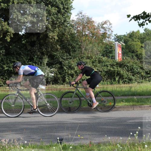 10.08.2025 - GEWOBA Citytriathlon Bremen Yannick Fuchs http://msf.ph/oto/8562555 10.08.2025 10:40:31 Radfahren 1, 11, 23, 39, 47, 65, 125, 229, 368, 505 meine-sportfotos.de