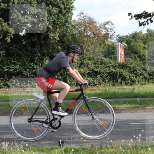 10.08.2025 - GEWOBA Citytriathlon Bremen Yannick Fuchs http://msf.ph/oto/8562592 10.08.2025 10:40:46 Radfahren 23, 67, 73, 141, 368, 431, 505 meine-sportfotos.de