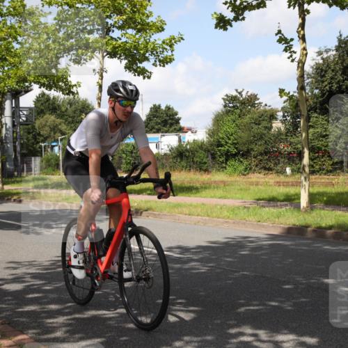 10.08.2025 - GEWOBA Citytriathlon Bremen Yannick Fuchs http://msf.ph/oto/8562612 10.08.2025 12:28:53 Radfahren 573, 659, 851 meine-sportfotos.de