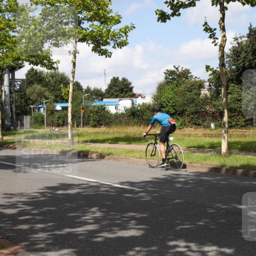 10.08.2025 - GEWOBA Citytriathlon Bremen Yannick Fuchs http://msf.ph/oto/8562638 10.08.2025 12:29:09 Radfahren 573, 576, 583, 605, 656, 1007 meine-sportfotos.de