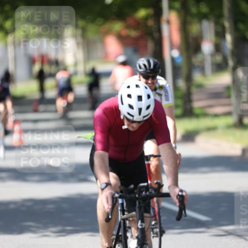10.08.2025 - GEWOBA Citytriathlon Bremen Yannick Fuchs http://msf.ph/oto/8562642 10.08.2025 14:30:39 Radfahren 8, 12, 33, 107, 178, 328, 341, 345, 347, 356, 381, 399, 409, 416, 461, 492, 504 meine-sportfotos.de