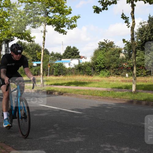 10.08.2025 - GEWOBA Citytriathlon Bremen Yannick Fuchs http://msf.ph/oto/8562654 10.08.2025 12:29:16 Radfahren 576, 583, 605, 656, 679, 799, 1007, 1030 meine-sportfotos.de