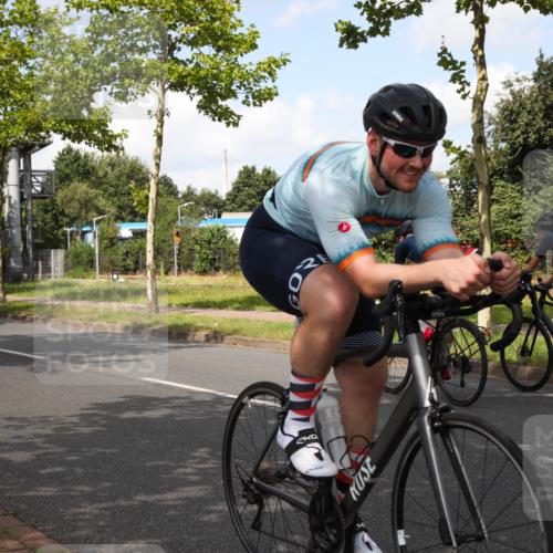 10.08.2025 - GEWOBA Citytriathlon Bremen Yannick Fuchs http://msf.ph/oto/8562659 10.08.2025 12:29:17 Radfahren 576, 583, 605, 656, 679, 771, 799, 1007, 1030 meine-sportfotos.de