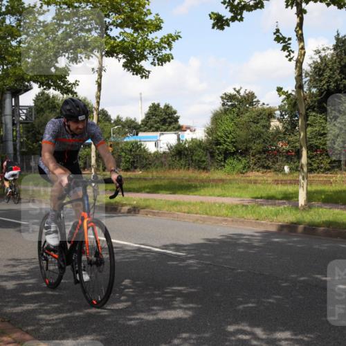 10.08.2025 - GEWOBA Citytriathlon Bremen Yannick Fuchs http://msf.ph/oto/8562672 10.08.2025 12:29:25 Radfahren 576, 583, 605, 656, 679, 687, 771, 799, 927, 1007, 1030 meine-sportfotos.de