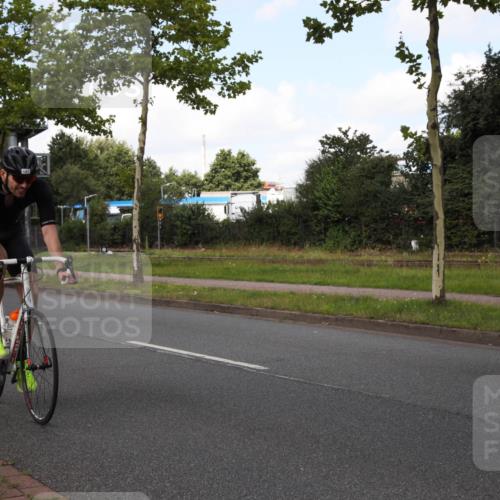 10.08.2025 - GEWOBA Citytriathlon Bremen Yannick Fuchs http://msf.ph/oto/8562684 10.08.2025 12:29:33 Radfahren 583, 645, 679, 687, 751, 771, 799, 922, 927, 1030 meine-sportfotos.de