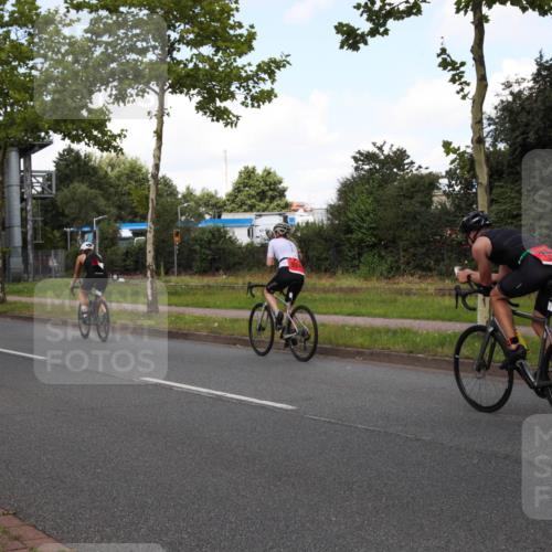 10.08.2025 - GEWOBA Citytriathlon Bremen Yannick Fuchs http://msf.ph/oto/8562694 10.08.2025 12:29:37 Radfahren 645, 679, 687, 751, 771, 922, 927, 1030 meine-sportfotos.de
