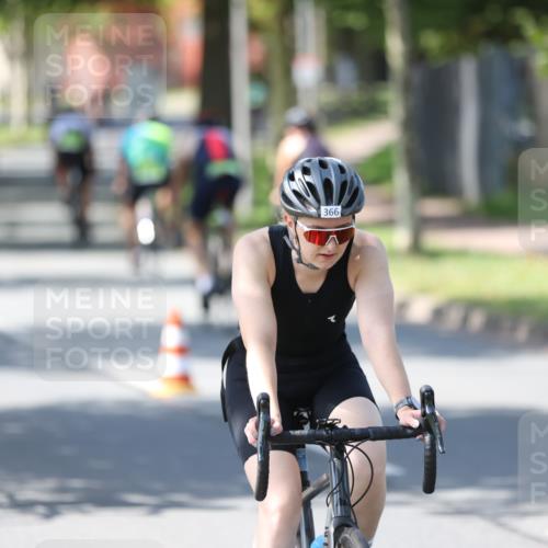 10.08.2025 - GEWOBA Citytriathlon Bremen Yannick Fuchs http://msf.ph/oto/8562696 10.08.2025 14:32:17 Radfahren 104, 105, 113, 284, 299, 344, 355, 359, 362, 366, 370, 376, 411, 433, 463, 489, 508 meine-sportfotos.de