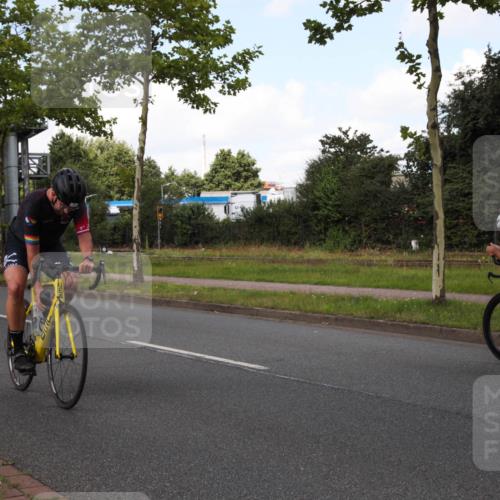 10.08.2025 - GEWOBA Citytriathlon Bremen Yannick Fuchs http://msf.ph/oto/8562704 10.08.2025 12:29:46 Radfahren 645, 687, 688, 699, 751, 922, 927, 942 meine-sportfotos.de
