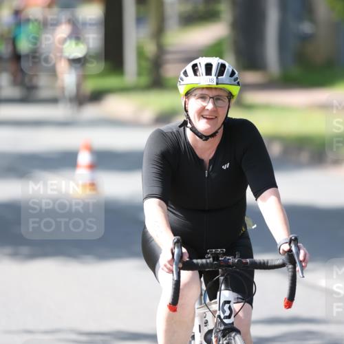 10.08.2025 - GEWOBA Citytriathlon Bremen Yannick Fuchs http://msf.ph/oto/8562705 10.08.2025 14:32:18 Radfahren 104, 105, 113, 284, 299, 344, 355, 359, 362, 366, 370, 376, 393, 411, 433, 463, 489, 508 meine-sportfotos.de