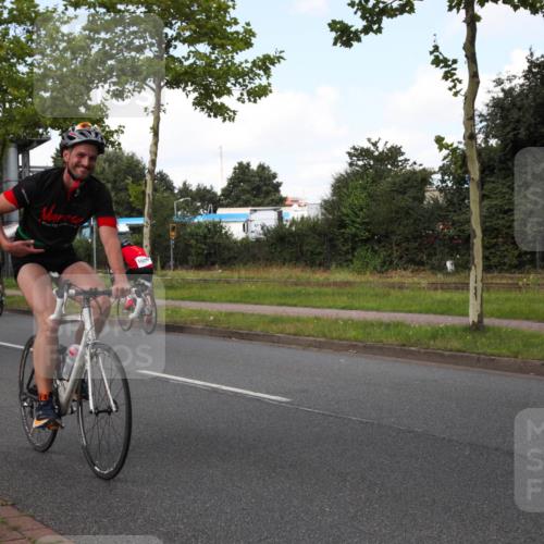 10.08.2025 - GEWOBA Citytriathlon Bremen Yannick Fuchs http://msf.ph/oto/8562721 10.08.2025 12:29:57 Radfahren 640, 675, 688, 699, 717, 751, 760, 769, 875, 942, 960 meine-sportfotos.de