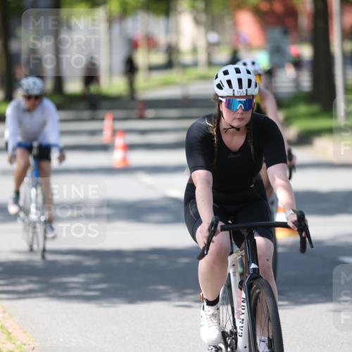 10.08.2025 - GEWOBA Citytriathlon Bremen Yannick Fuchs http://msf.ph/oto/8562747 10.08.2025 14:32:24 Radfahren 105, 113, 284, 299, 344, 355, 362, 366, 370, 393, 433, 463, 489, 508 meine-sportfotos.de