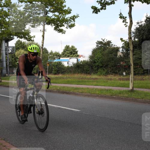 10.08.2025 - GEWOBA Citytriathlon Bremen Yannick Fuchs http://msf.ph/oto/8562752 10.08.2025 12:30:06 Radfahren 640, 675, 699, 717, 760, 769, 875, 884, 935, 960, 1013 meine-sportfotos.de