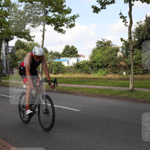 10.08.2025 - GEWOBA Citytriathlon Bremen Yannick Fuchs http://msf.ph/oto/8562757 10.08.2025 12:30:11 Radfahren 640, 675, 717, 722, 745, 760, 769, 823, 875, 884, 935, 943, 960, 1013 meine-sportfotos.de