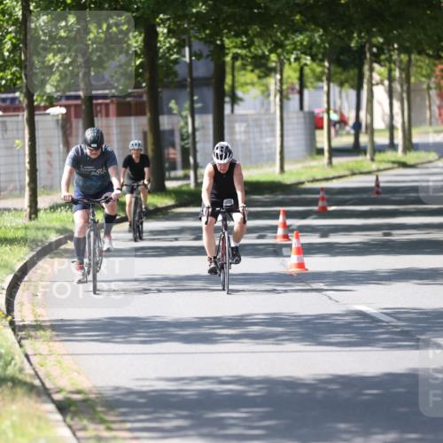 10.08.2025 - GEWOBA Citytriathlon Bremen Yannick Fuchs http://msf.ph/oto/8562774 10.08.2025 14:32:28 Radfahren 105, 113, 284, 299, 355, 362, 366, 370, 393, 420, 433, 463, 489 meine-sportfotos.de