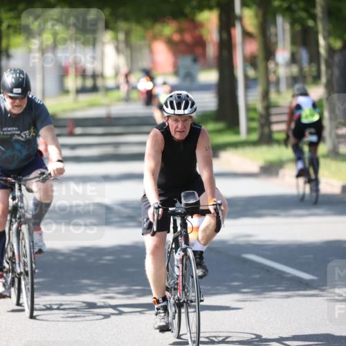 10.08.2025 - GEWOBA Citytriathlon Bremen Yannick Fuchs http://msf.ph/oto/8562783 10.08.2025 14:32:31 Radfahren 105, 284, 299, 355, 370, 393, 420, 463, 489 meine-sportfotos.de