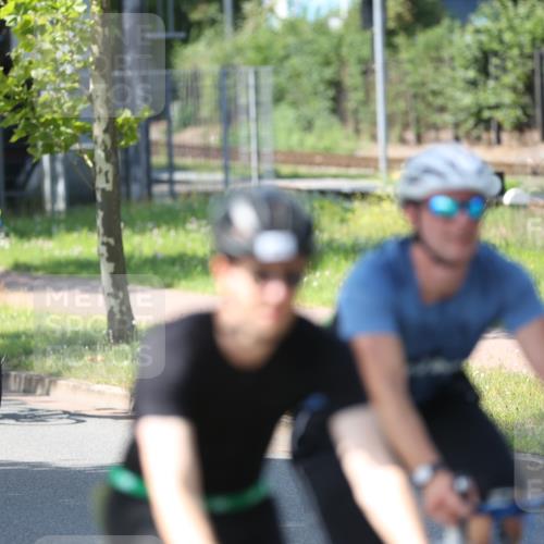 10.08.2025 - GEWOBA Citytriathlon Bremen Yannick Fuchs http://msf.ph/oto/8562803 10.08.2025 14:32:49 Radfahren 15, 82, 96, 118, 122, 243, 357, 387, 420, 435, 501 meine-sportfotos.de