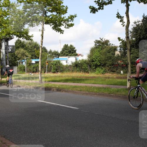 10.08.2025 - GEWOBA Citytriathlon Bremen Yannick Fuchs http://msf.ph/oto/8562817 10.08.2025 12:30:42 Radfahren 587, 752, 767, 916, 924, 932, 937, 951, 1011, 1020, 1022, 1026 meine-sportfotos.de