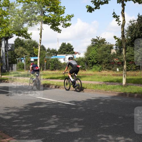 10.08.2025 - GEWOBA Citytriathlon Bremen Yannick Fuchs http://msf.ph/oto/8562823 10.08.2025 12:30:43 Radfahren 587, 752, 767, 916, 924, 937, 951, 1011, 1020, 1022, 1026 meine-sportfotos.de