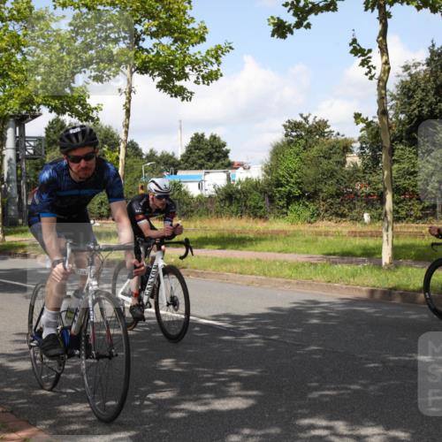 10.08.2025 - GEWOBA Citytriathlon Bremen Yannick Fuchs http://msf.ph/oto/8562846 10.08.2025 12:30:49 Radfahren 587, 752, 916, 924, 937, 951, 1011, 1020, 1022, 1026 meine-sportfotos.de