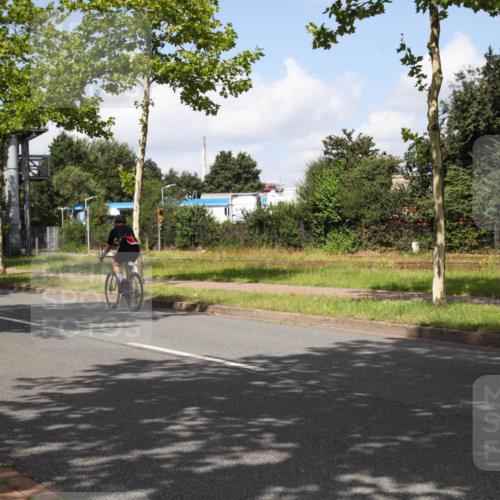10.08.2025 - GEWOBA Citytriathlon Bremen Yannick Fuchs http://msf.ph/oto/8562864 10.08.2025 12:31:04 Radfahren 587, 621, 692, 753, 801, 1020 meine-sportfotos.de