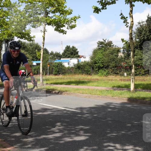 10.08.2025 - GEWOBA Citytriathlon Bremen Yannick Fuchs http://msf.ph/oto/8562917 10.08.2025 12:31:27 Radfahren 564, 575, 616, 630, 649, 655, 753, 788, 793, 863, 894, 905, 950 meine-sportfotos.de
