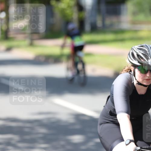 10.08.2025 - GEWOBA Citytriathlon Bremen Yannick Fuchs http://msf.ph/oto/8562920 10.08.2025 14:34:06 Radfahren 55, 92, 151, 214, 364, 388, 424, 443, 451, 507, 515, 530 meine-sportfotos.de
