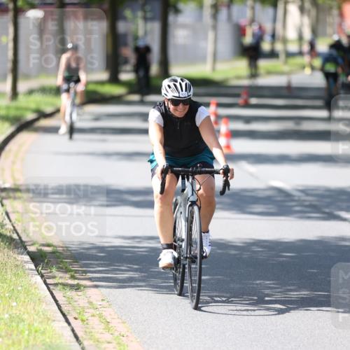 10.08.2025 - GEWOBA Citytriathlon Bremen Yannick Fuchs http://msf.ph/oto/8562923 10.08.2025 14:34:07 Radfahren 45, 55, 76, 92, 151, 214, 364, 388, 424, 443, 451, 507, 515, 530 meine-sportfotos.de
