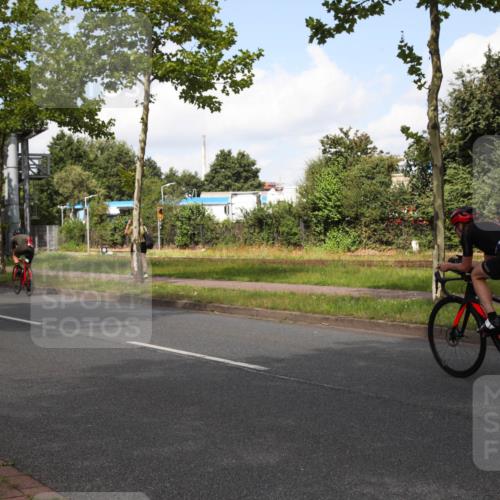 10.08.2025 - GEWOBA Citytriathlon Bremen Yannick Fuchs http://msf.ph/oto/8562953 10.08.2025 12:31:42 Radfahren 552, 564, 627, 649, 654, 655, 666, 667, 788, 793, 863, 950 meine-sportfotos.de