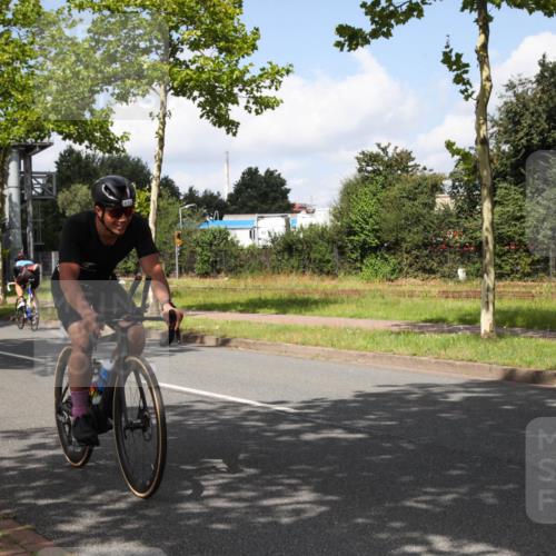 10.08.2025 - GEWOBA Citytriathlon Bremen Yannick Fuchs http://msf.ph/oto/8562970 10.08.2025 12:31:55 Radfahren 552, 615, 627, 657, 666, 667, 689, 770, 838, 839, 857, 873, 876, 888, 897 meine-sportfotos.de