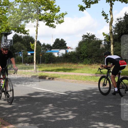 10.08.2025 - GEWOBA Citytriathlon Bremen Yannick Fuchs http://msf.ph/oto/8562992 10.08.2025 12:32:04 Radfahren 552, 615, 627, 657, 682, 689, 770, 806, 838, 839, 857, 873, 876, 888, 897 meine-sportfotos.de
