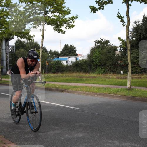 10.08.2025 - GEWOBA Citytriathlon Bremen Yannick Fuchs http://msf.ph/oto/8563008 10.08.2025 12:32:10 Radfahren 551, 657, 682, 689, 735, 770, 806, 838, 839, 857, 873, 876, 888, 897 meine-sportfotos.de