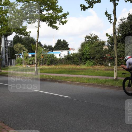 10.08.2025 - GEWOBA Citytriathlon Bremen Yannick Fuchs http://msf.ph/oto/8563028 10.08.2025 12:32:23 Radfahren 551, 641, 643, 648, 682, 735, 776, 840, 959 meine-sportfotos.de