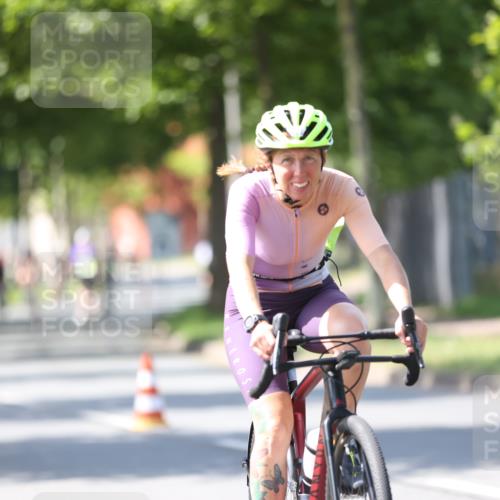 10.08.2025 - GEWOBA Citytriathlon Bremen Yannick Fuchs http://msf.ph/oto/8563031 10.08.2025 14:34:48 Radfahren 23, 31, 72, 268, 300, 413, 465, 502, 511 meine-sportfotos.de