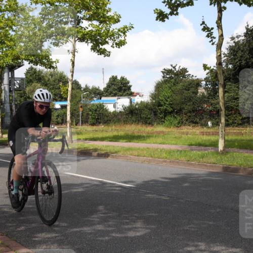10.08.2025 - GEWOBA Citytriathlon Bremen Yannick Fuchs http://msf.ph/oto/8563051 10.08.2025 12:32:41 Radfahren 566, 641, 643, 840, 852, 959, 1017 meine-sportfotos.de