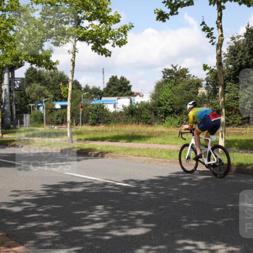 10.08.2025 - GEWOBA Citytriathlon Bremen Yannick Fuchs http://msf.ph/oto/8563063 10.08.2025 12:32:53 Radfahren 566, 604, 626, 664, 681, 715, 852, 1010, 1016 meine-sportfotos.de