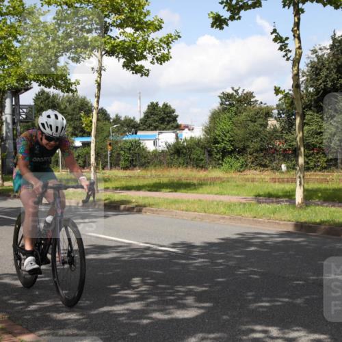 10.08.2025 - GEWOBA Citytriathlon Bremen Yannick Fuchs http://msf.ph/oto/8563091 10.08.2025 12:33:06 Radfahren 554, 604, 626, 664, 681, 708, 715, 738, 824, 836, 859, 1010, 1016 meine-sportfotos.de