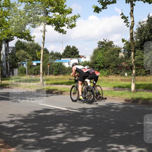 10.08.2025 - GEWOBA Citytriathlon Bremen Yannick Fuchs http://msf.ph/oto/8563105 10.08.2025 12:33:11 Radfahren 554, 626, 664, 708, 738, 824, 836, 859, 1010 meine-sportfotos.de
